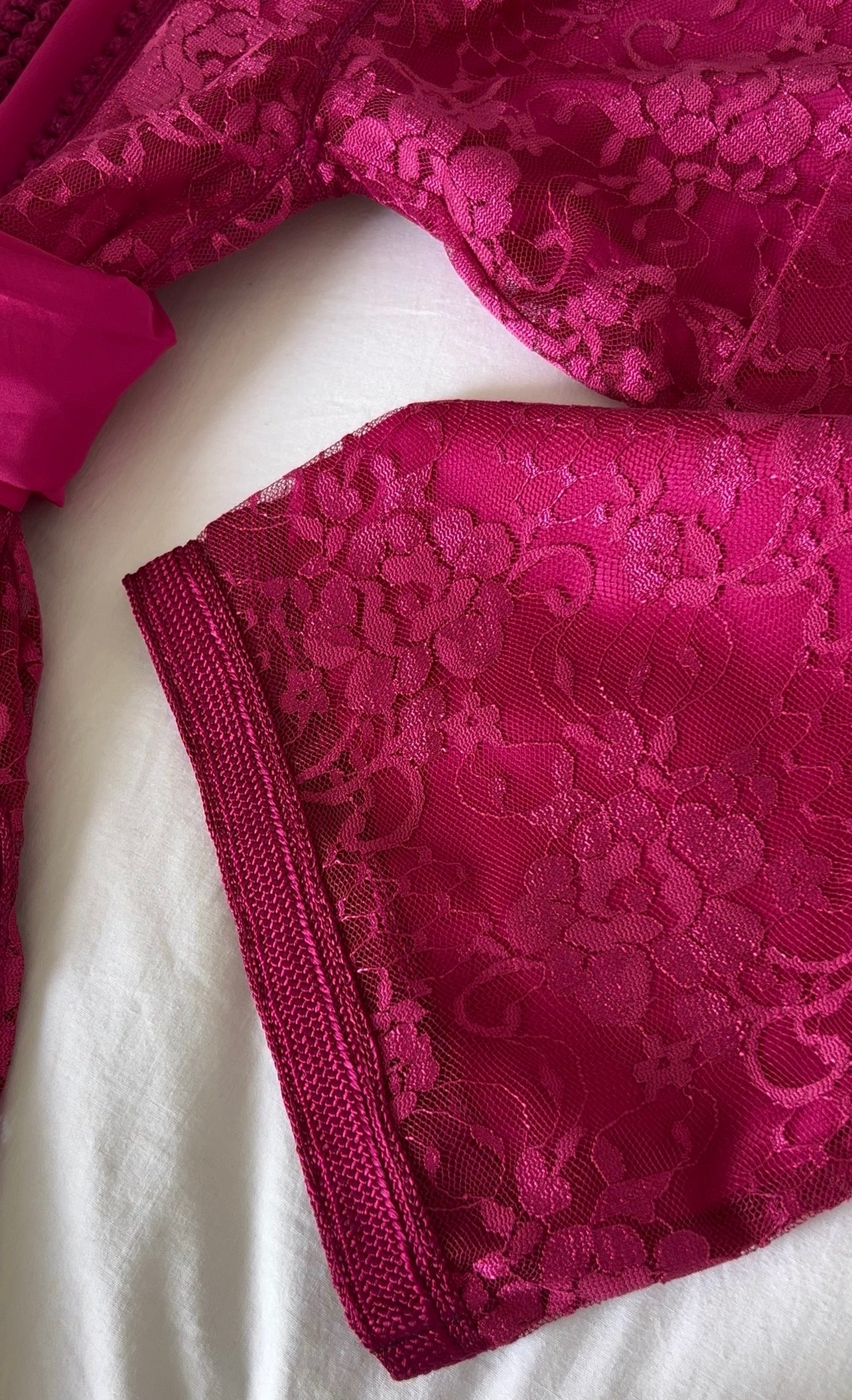 Takchita LACE rose